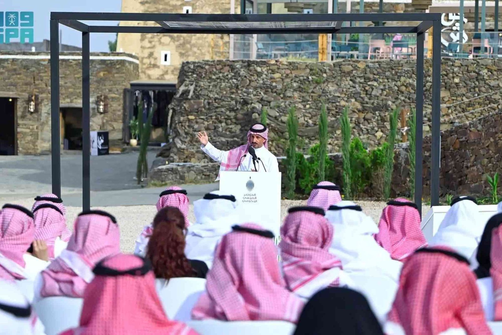 كم يبلغ اجمالي الانفاق السياحي في منطقة عسير